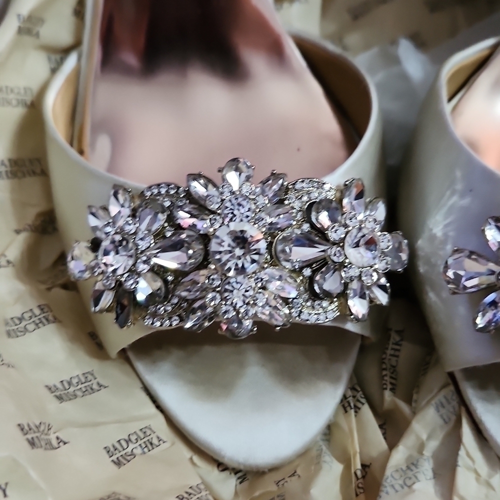 Badgley Mischka GIANA embellished wedding/special occasion shoes cream size 7 - Picture 2 of 8
